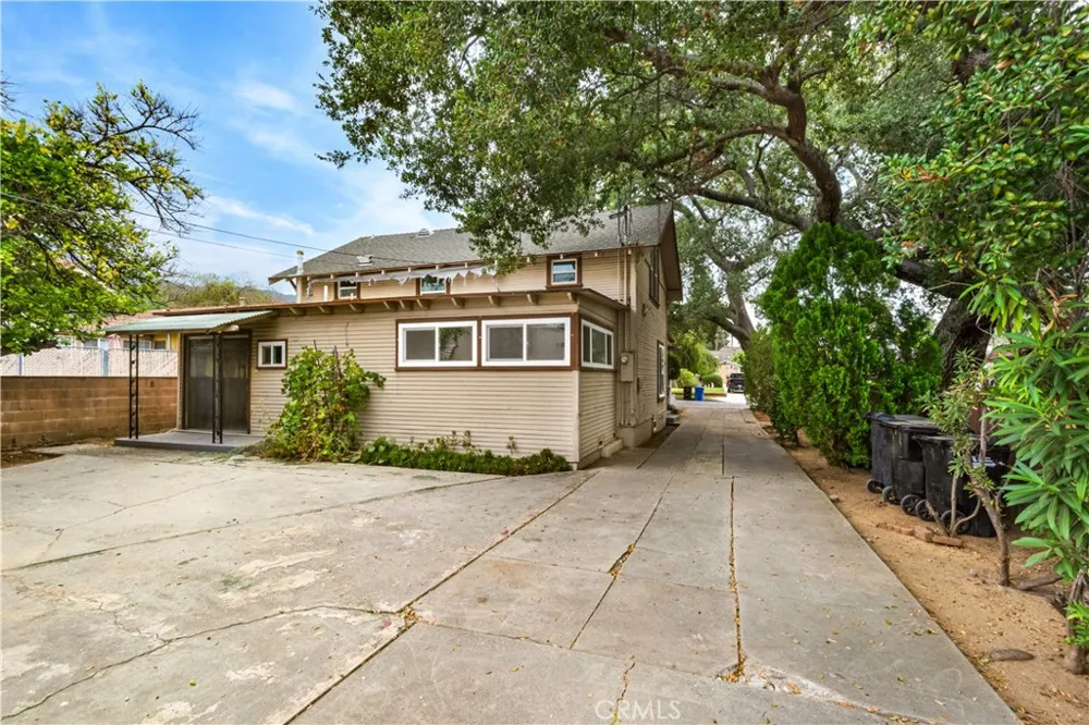 163 May Avenue Monrovia, CA 91016