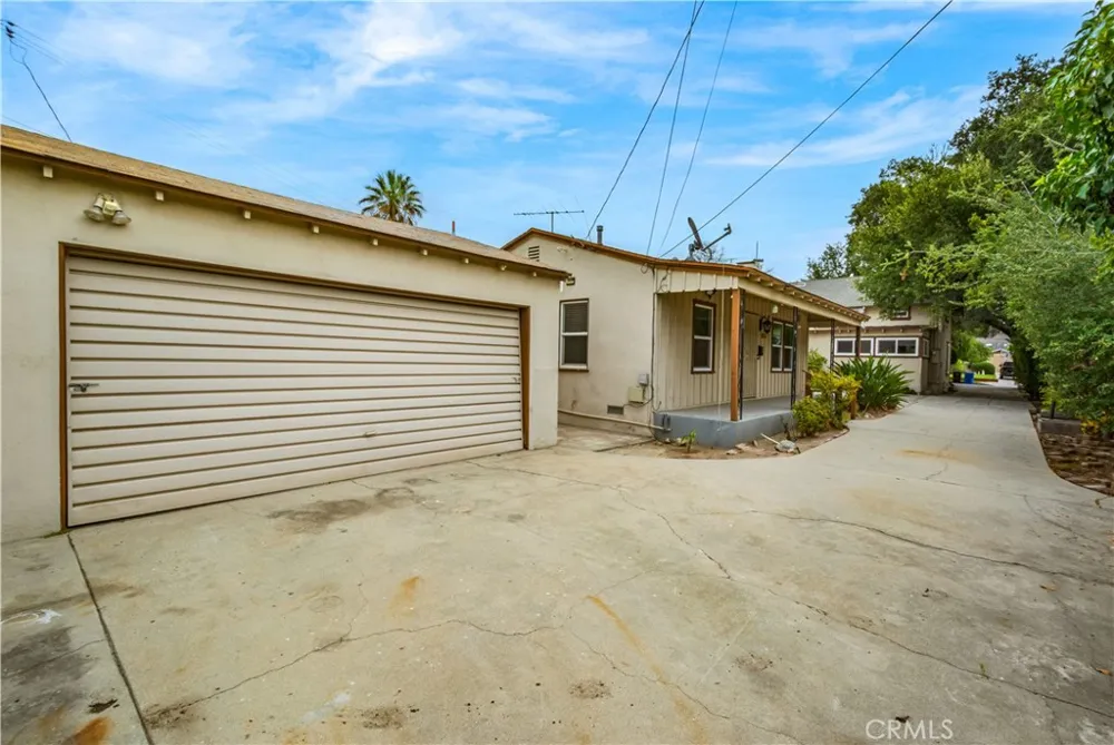 163 May Avenue Monrovia, CA 91016