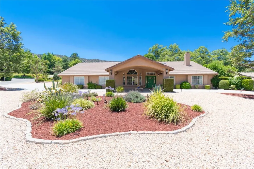 13634 Oak Mesa Drive Yucaipa, CA 92399