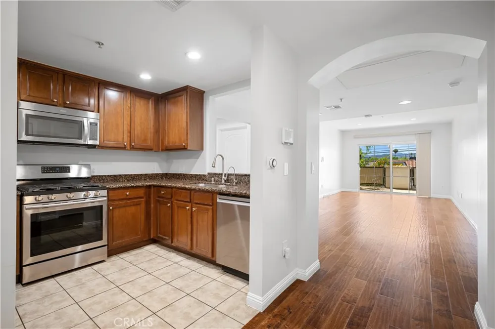 6800 Corbin Avenue #106 Reseda, CA 91335