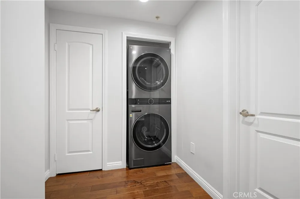 6800 Corbin Avenue #106 Reseda, CA 91335