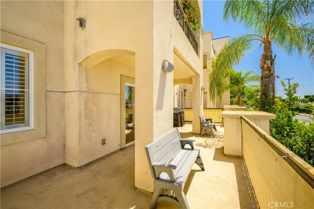 6800 Corbin Avenue #106 Reseda, CA 91335