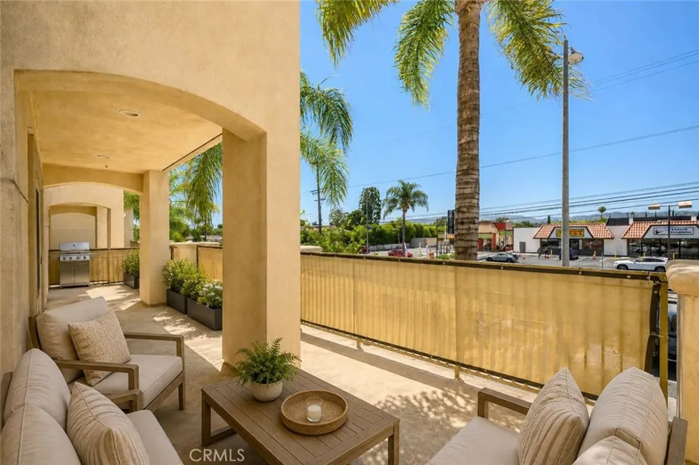 6800 Corbin Avenue #106 Reseda, CA 91335