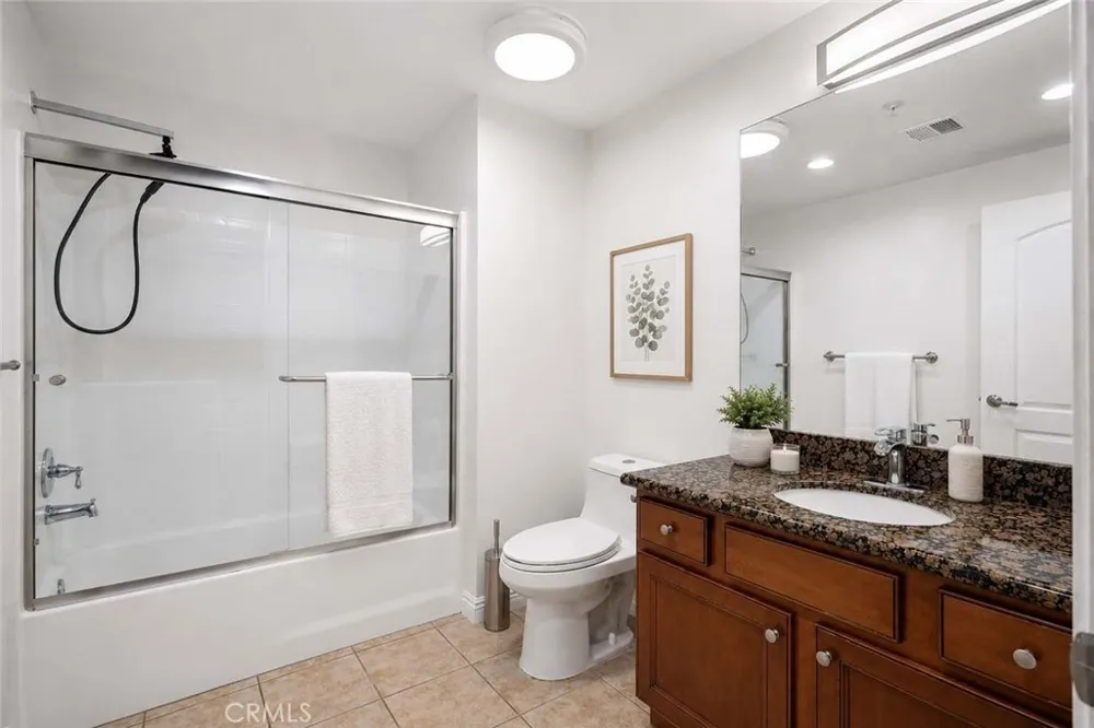 6800 Corbin Avenue #106 Reseda, CA 91335
