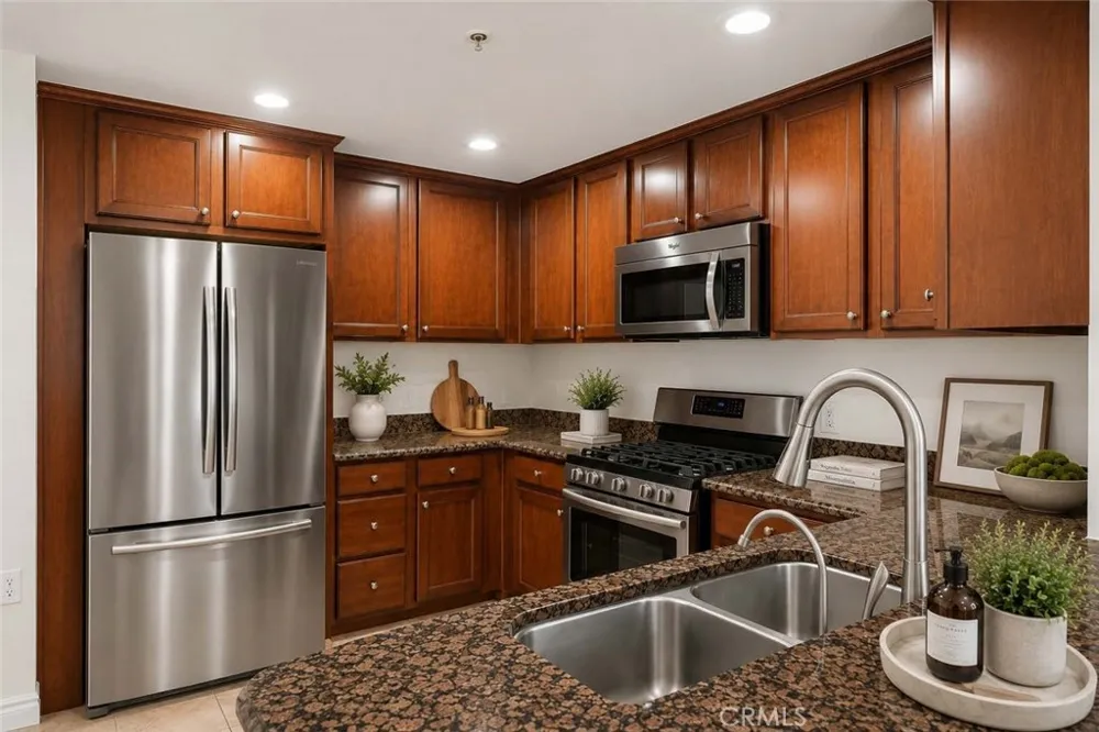 6800 Corbin Avenue #106 Reseda, CA 91335