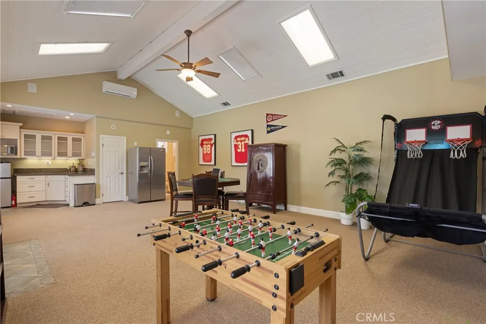 18998 Buckskin Yorba Linda, CA 92886