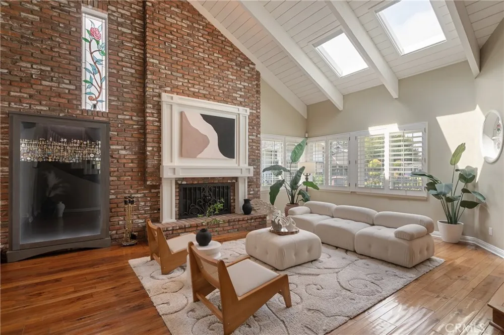 18998 Buckskin Yorba Linda, CA 92886