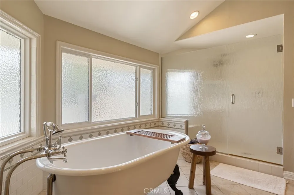 18998 Buckskin Yorba Linda, CA 92886