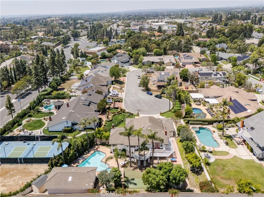 18998 Buckskin Yorba Linda, CA 92886
