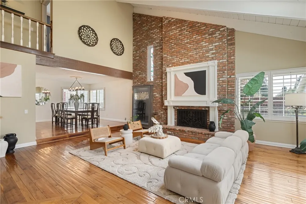 18998 Buckskin Yorba Linda, CA 92886