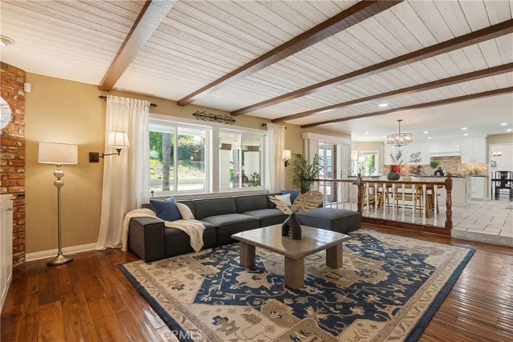 18998 Buckskin Yorba Linda, CA 92886