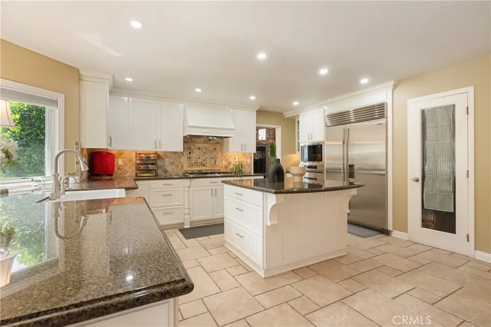 18998 Buckskin Yorba Linda, CA 92886