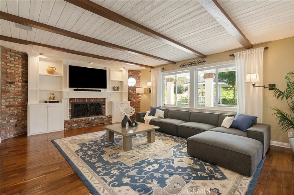 18998 Buckskin Yorba Linda, CA 92886