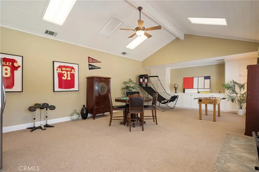 18998 Buckskin Yorba Linda, CA 92886