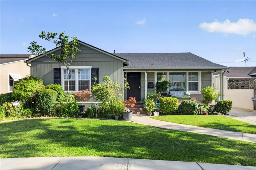 3508 Arbor Road Lakewood, CA 90712