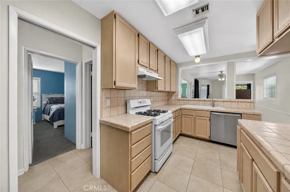 3508 Arbor Road Lakewood, CA 90712