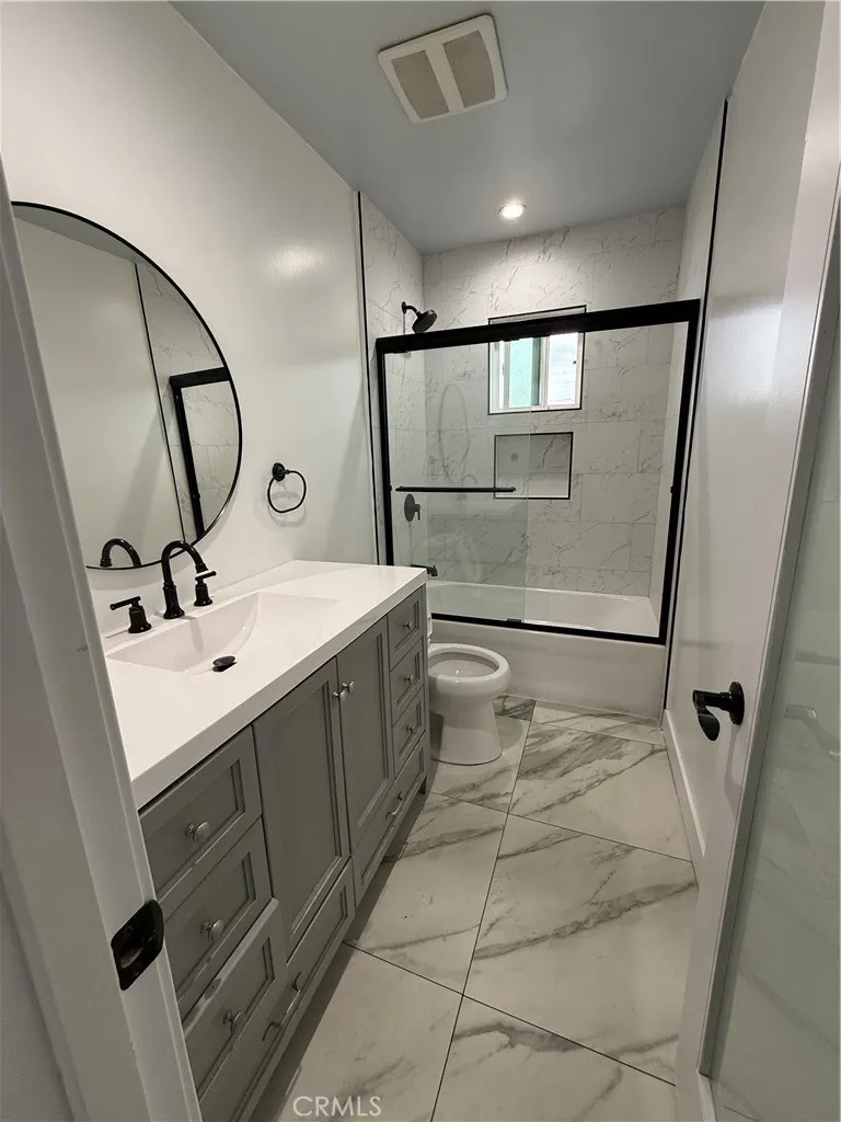 7348 F L O R E N C E  A V E #1 Downey, CA 90240