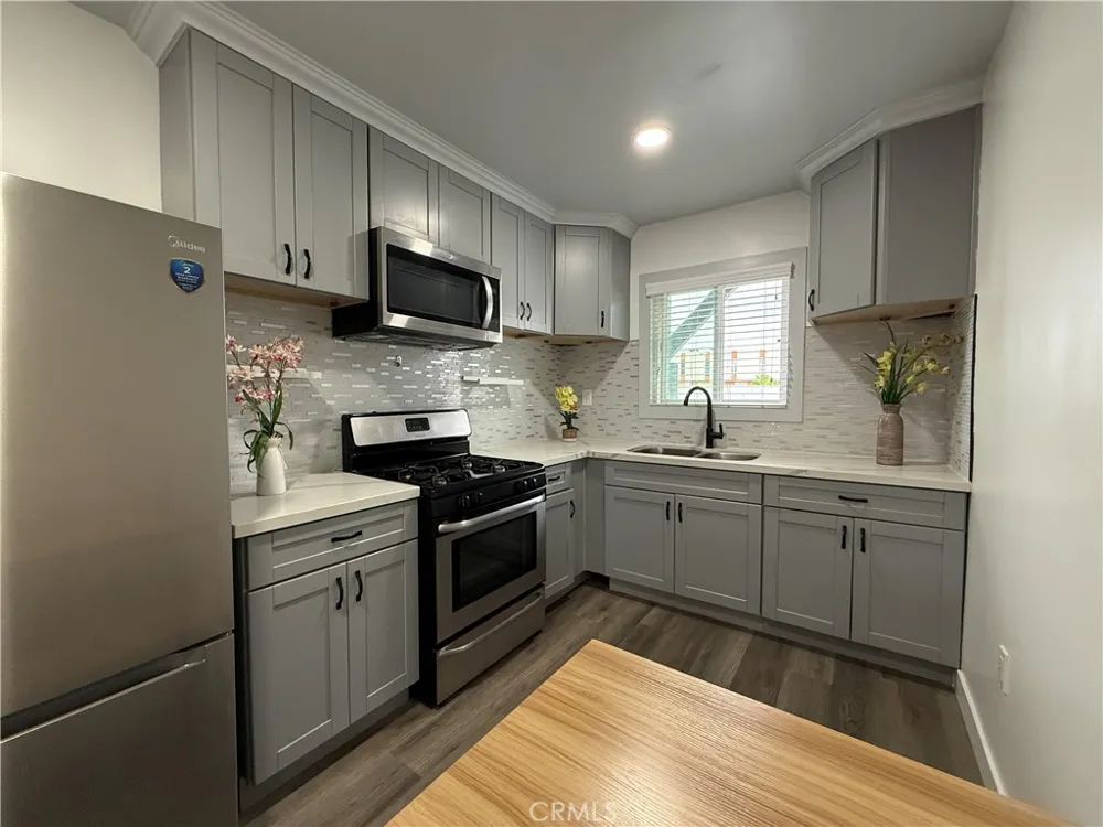 7348 F L O R E N C E  A V E #1 Downey, CA 90240