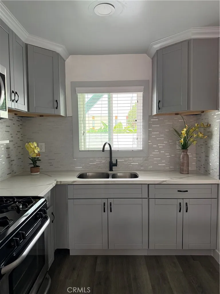 7348 F L O R E N C E  A V E #1 Downey, CA 90240