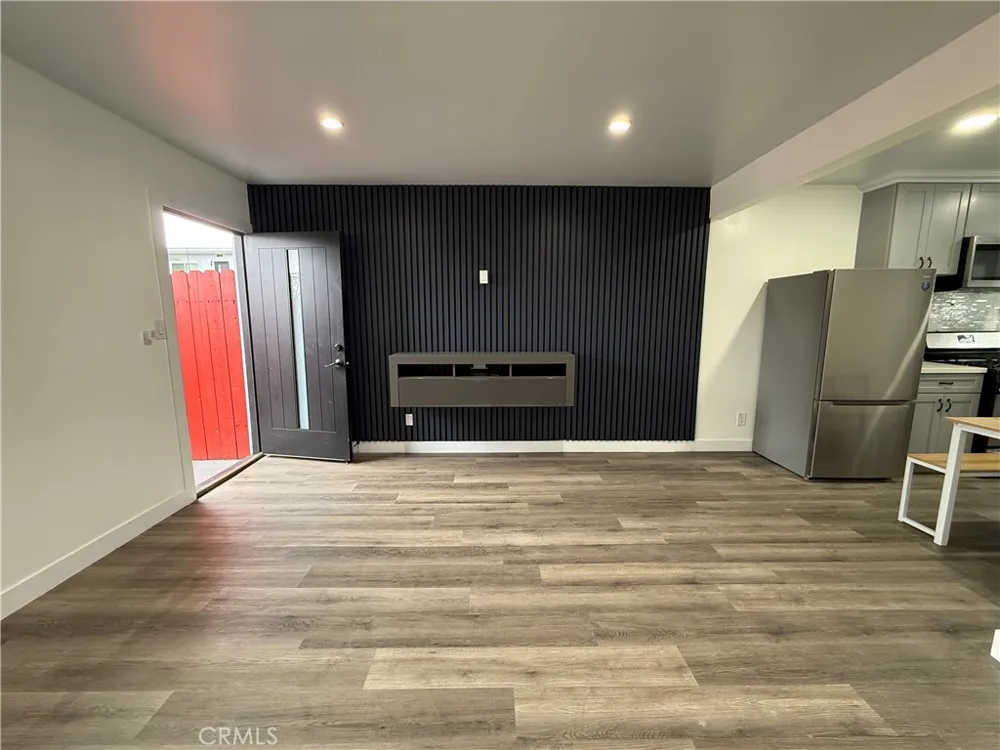 7348 F L O R E N C E  A V E #1 Downey, CA 90240