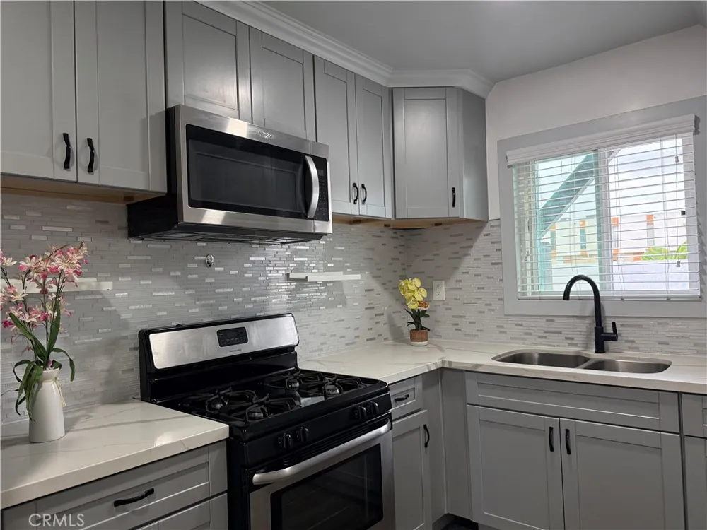7348 F L O R E N C E  A V E #1 Downey, CA 90240