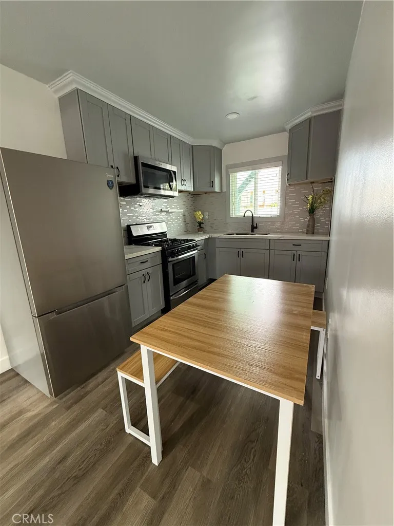 7348 F L O R E N C E  A V E #1 Downey, CA 90240
