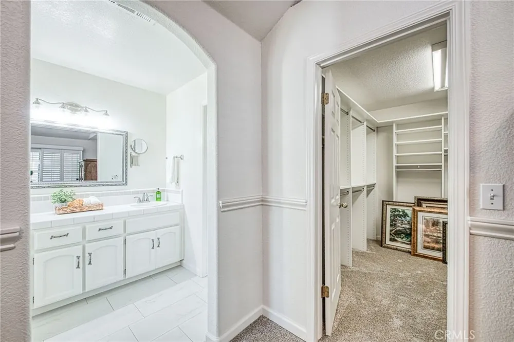 860 E Dartmouth Fresno, CA 93730
