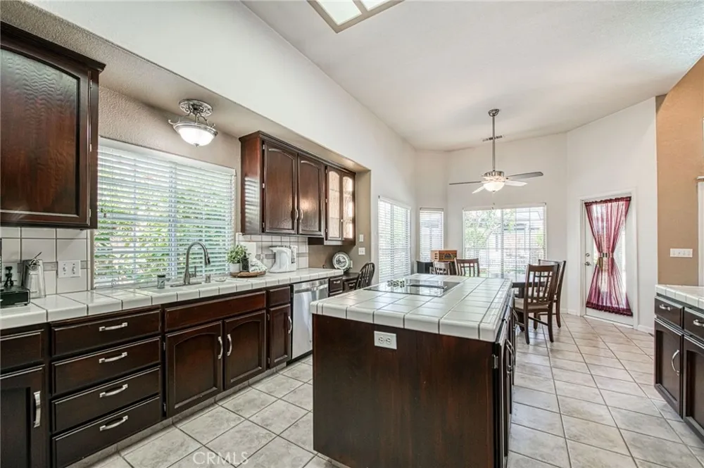 860 E Dartmouth Fresno, CA 93730