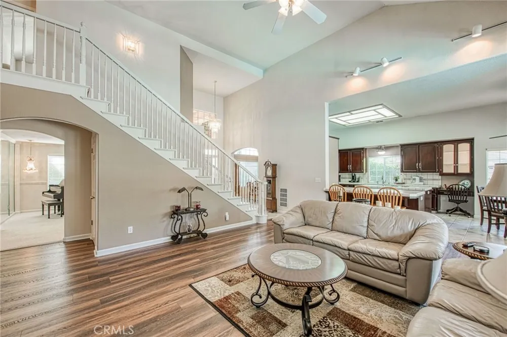 860 E Dartmouth Fresno, CA 93730