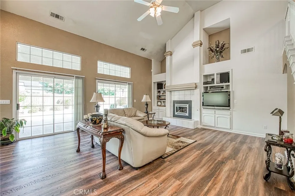 860 E Dartmouth Fresno, CA 93730