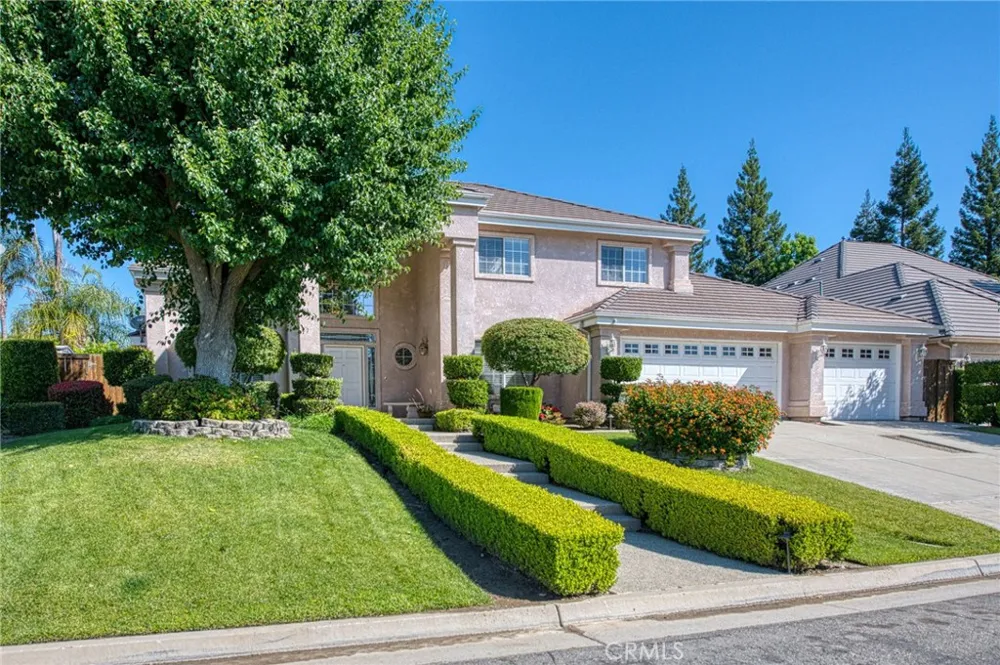 860 E Dartmouth Fresno, CA 93730