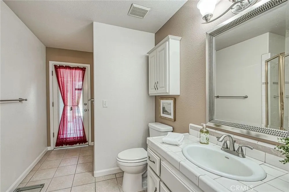 860 E Dartmouth Fresno, CA 93730