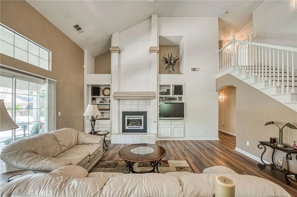 860 E Dartmouth Fresno, CA 93730