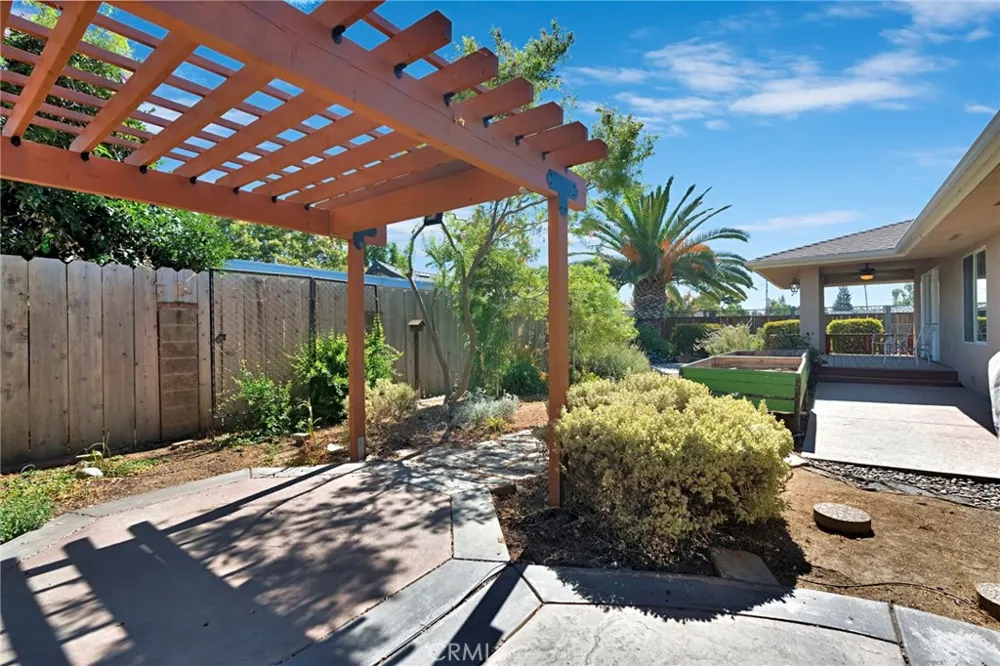 2020 W 3rd Madera, CA 93637