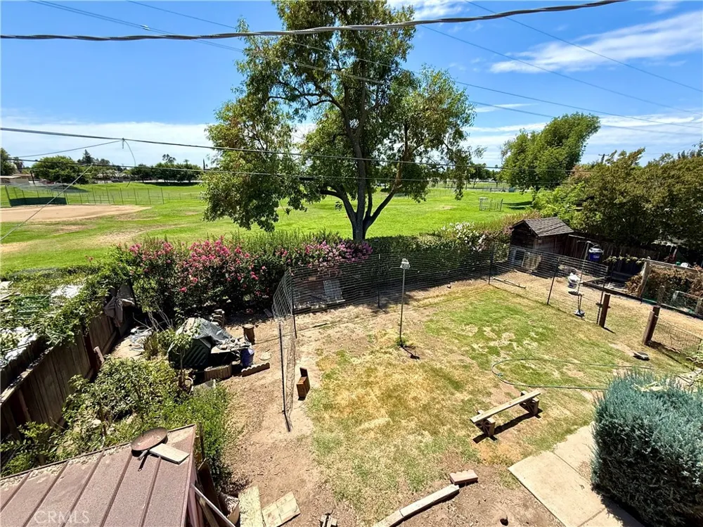 4934 E Floradora Fresno, CA 93727