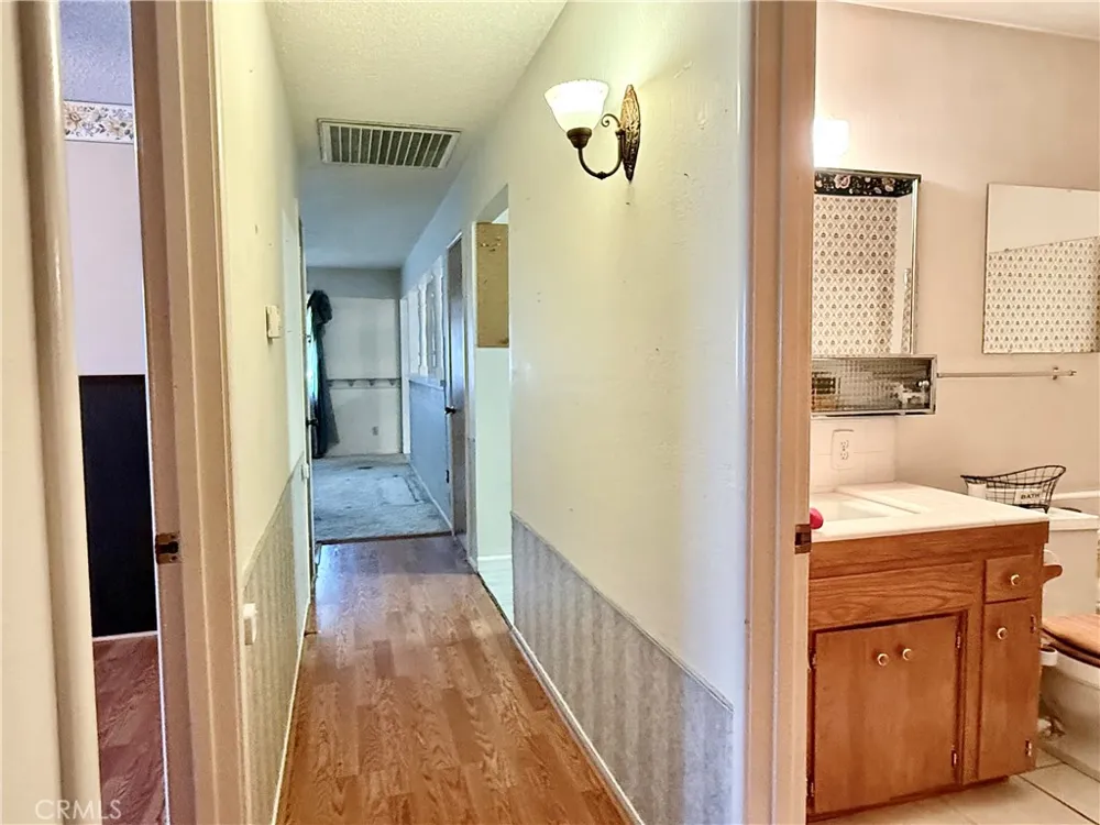4934 E Floradora Fresno, CA 93727
