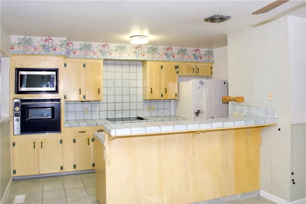 4934 E Floradora Fresno, CA 93727
