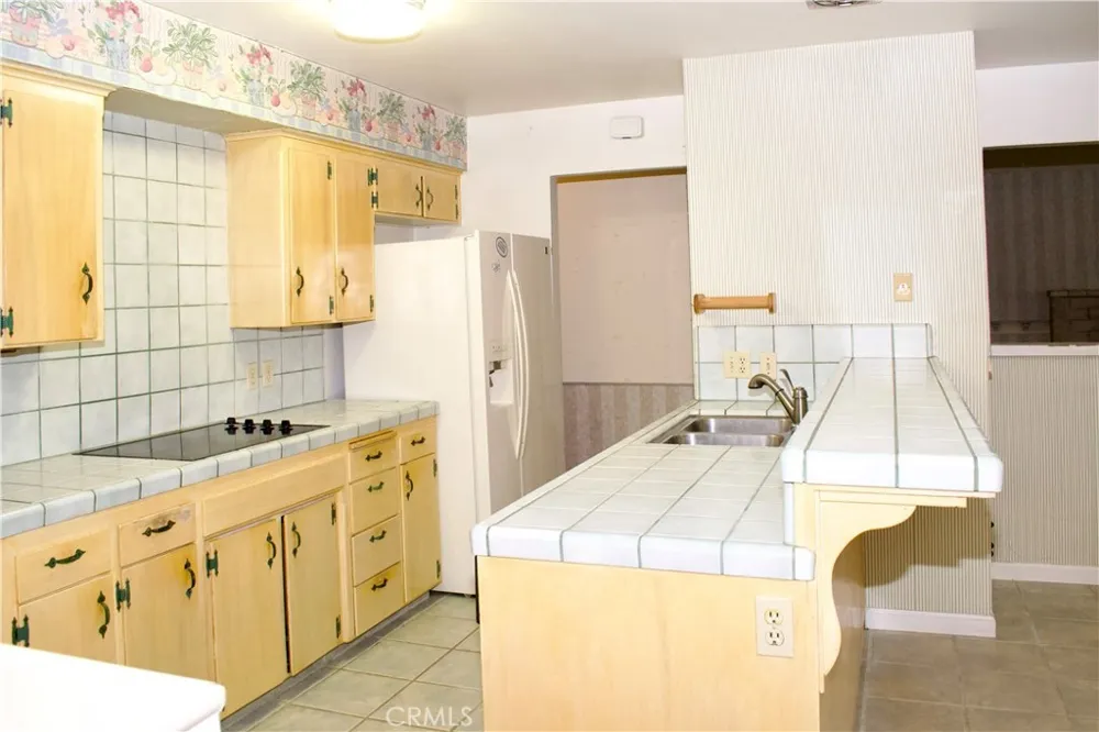 4934 E Floradora Fresno, CA 93727