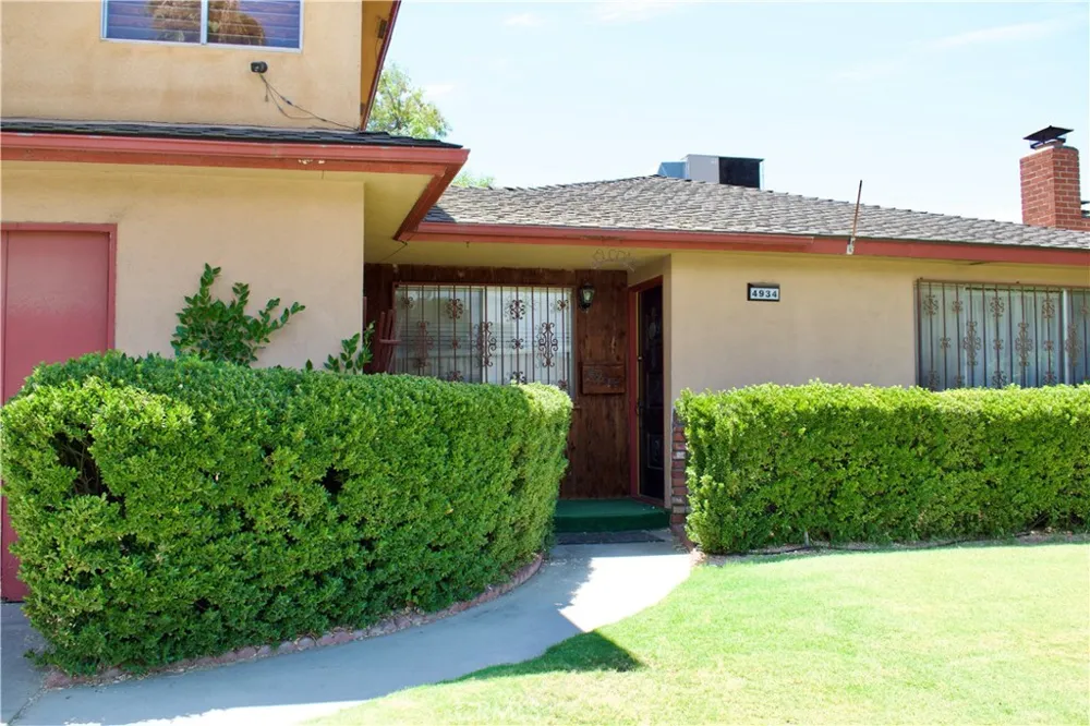 4934 E Floradora Fresno, CA 93727