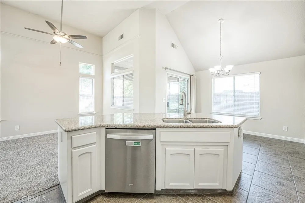 2231 E Pryor Drive Fresno, CA 93720