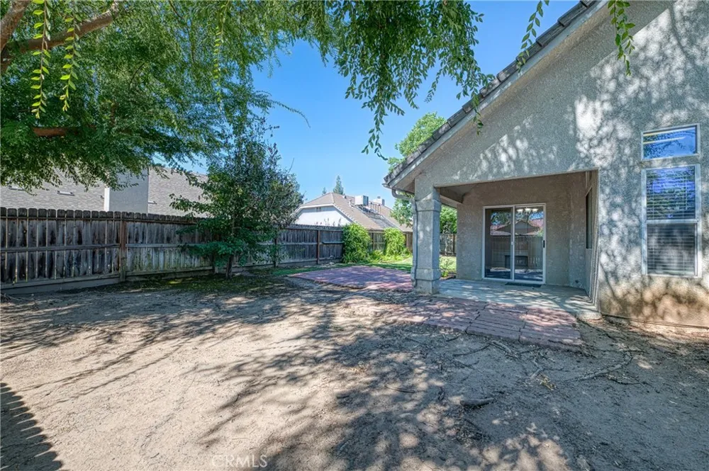2231 E Pryor Drive Fresno, CA 93720