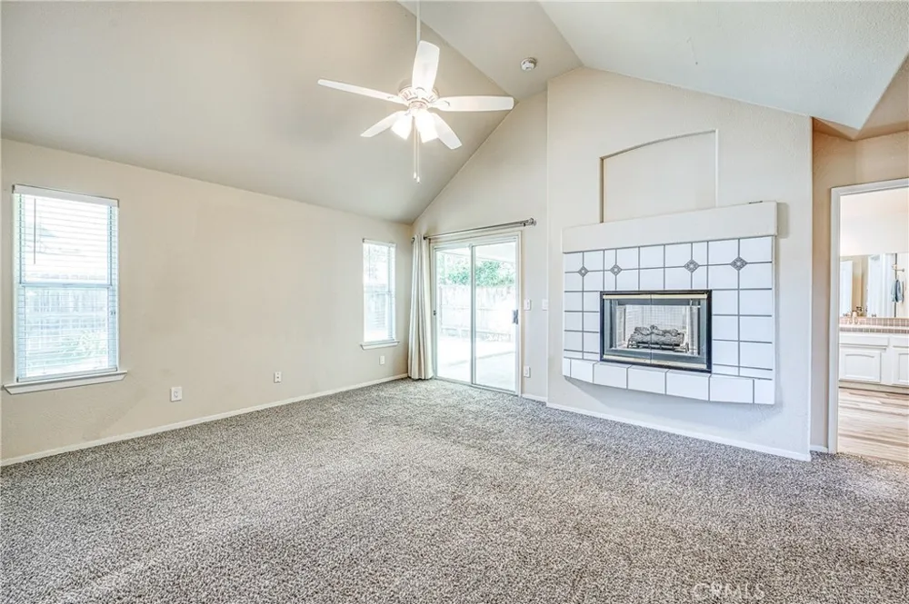2231 E Pryor Drive Fresno, CA 93720