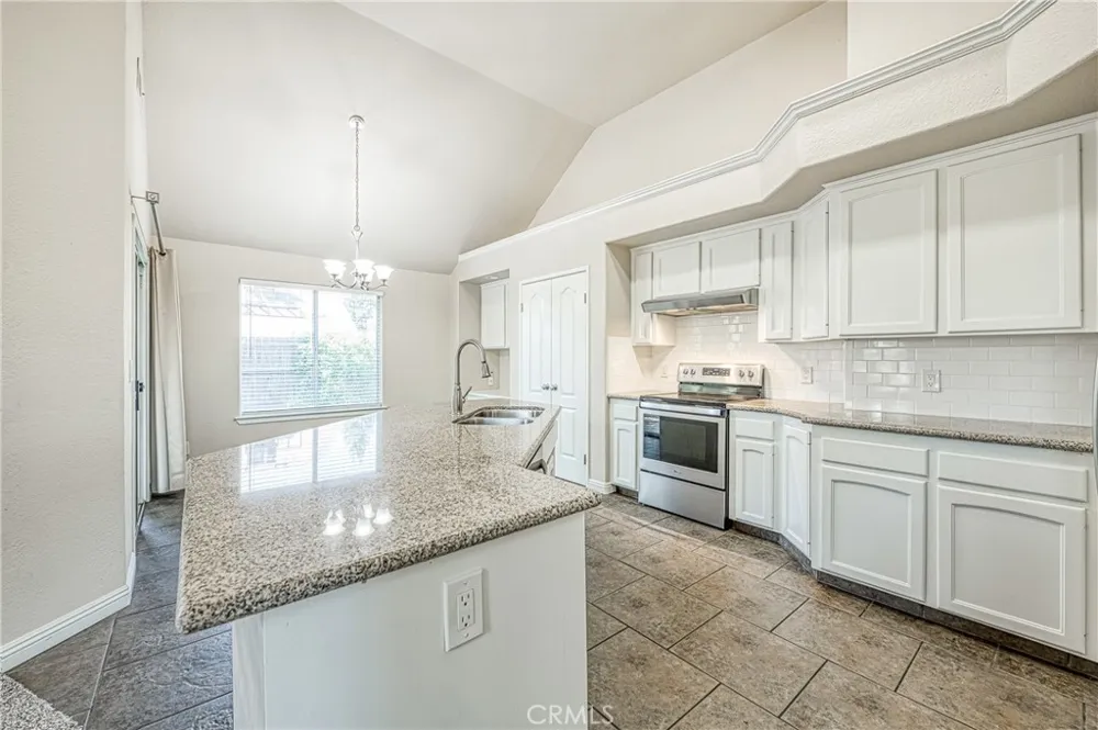 2231 E Pryor Drive Fresno, CA 93720