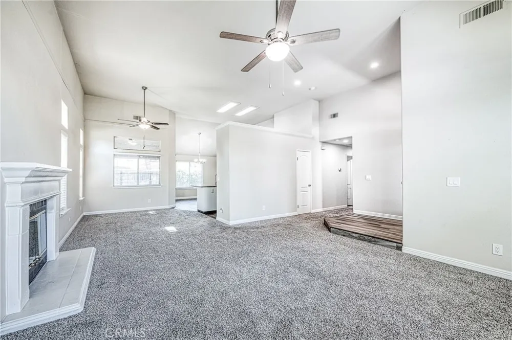 2231 E Pryor Drive Fresno, CA 93720