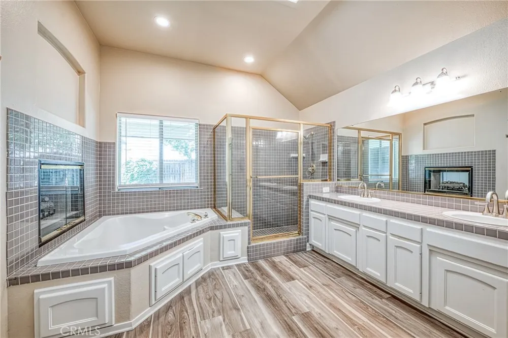 2231 E Pryor Drive Fresno, CA 93720