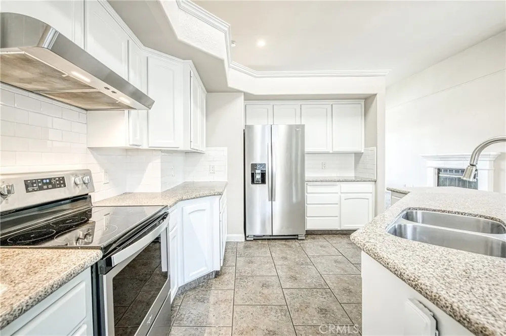 2231 E Pryor Drive Fresno, CA 93720