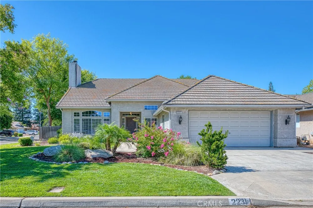 2231 E Pryor Drive Fresno, CA 93720
