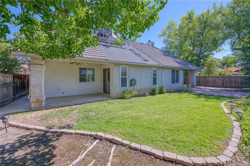 2231 E Pryor Drive Fresno, CA 93720