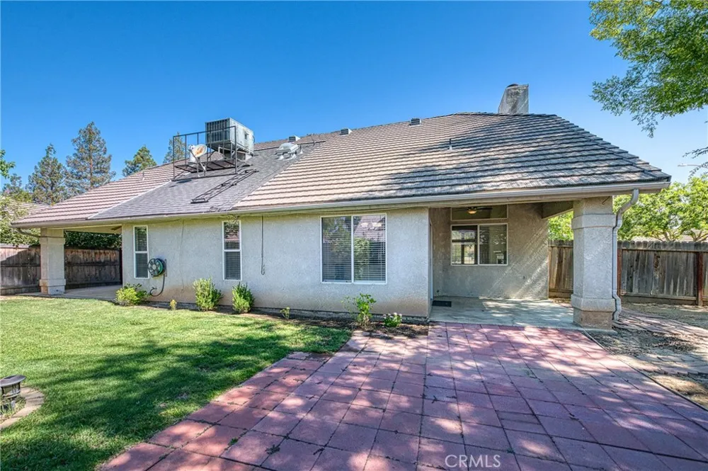 2231 E Pryor Drive Fresno, CA 93720