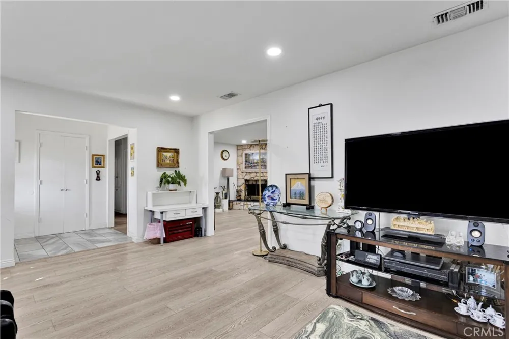 14275 Gayhead Apple Valley, CA 92307
